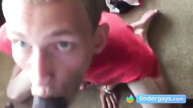 Succhia un enorme cazzo nero