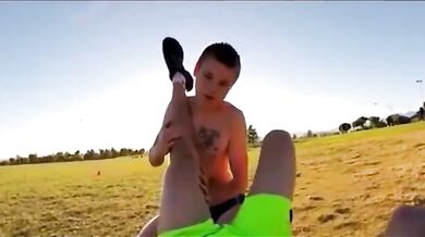 Twink Duo succhia e scopa in stile POV