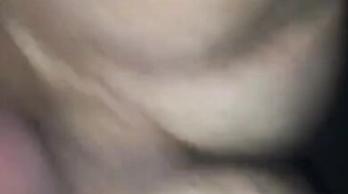 Orsi maturi e ragazzi in azione senza preservativo