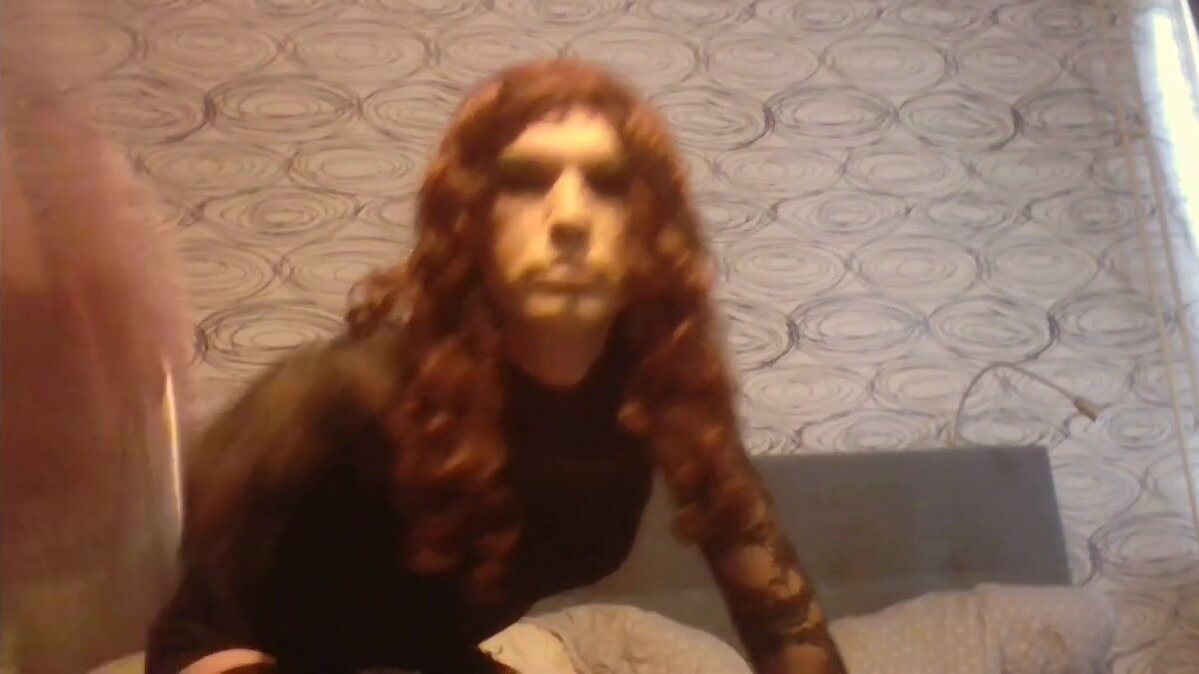 Per favore travestiti e masturbati per me!