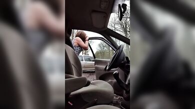 Scopata tra travestiti all'aperto