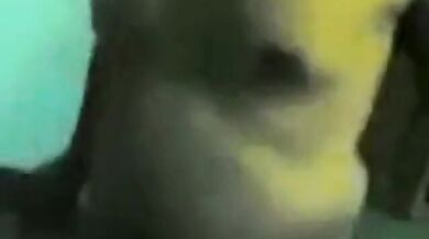 Sesso di gruppo tra papà amatoriali in Indonesia