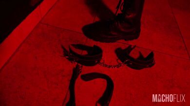 Schiavo scopata BDSM con padrone porco