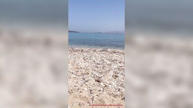 Sega e pompino alla spiaggia gay naturista