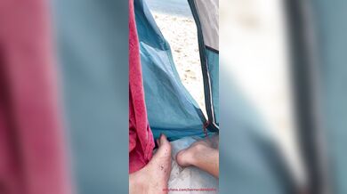 Sega e pompino alla spiaggia gay naturista