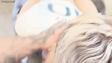 Troia gay passiva scopata forte a pecorina e farcita di sborra nel culo