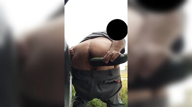 Zucchina e Cetriolo al parcheggio pubblico