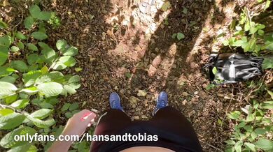 Coppietta gay sesso al parco pubblico