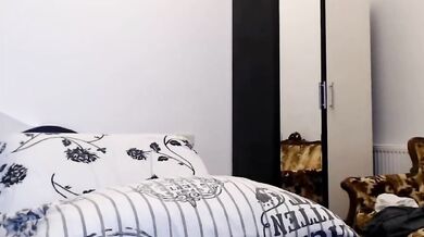 Twink europeo sega un grosso cazzo in cam