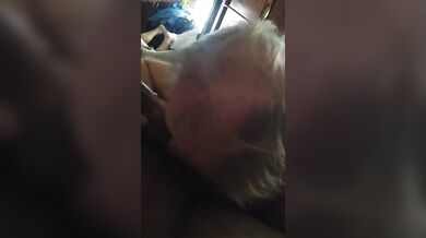 Il segreto del nonno che ama essere spompinato