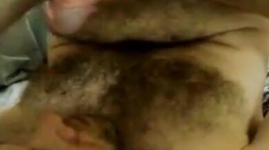 Ragazzo magro adora un grosso cazzo