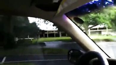 Ragazzo nero mi succhia a secco nella sua macchina