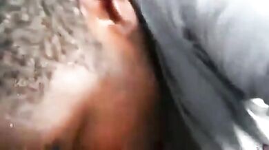 Ragazzo nero mi succhia a secco nella sua macchina