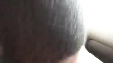 Ragazzo nero mi succhia a secco nella sua macchina