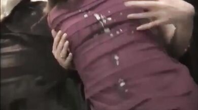 Crossdresser inzuppato di sperma