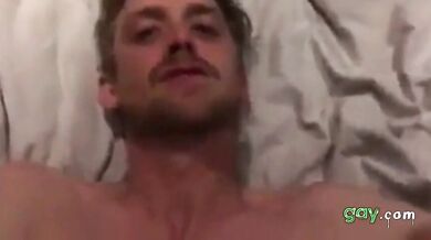 Sesso anale senza preservativo tra zio e nipote