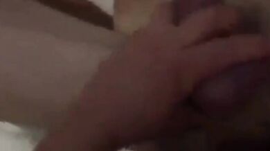 Sesso anale senza preservativo tra zio e nipote