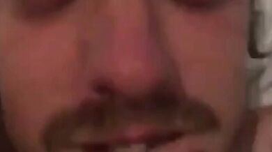 Sesso anale senza preservativo tra zio e nipote