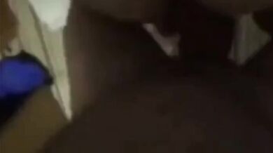 Sesso anale senza preservativo tra zio e nipote