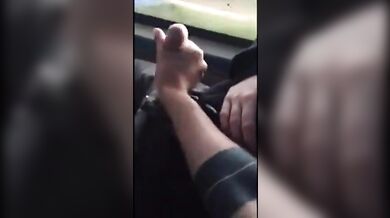 Gran pompino in un autobus