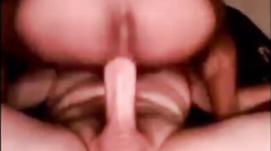 Papà dal cazzo grosso scopa senza preservativo