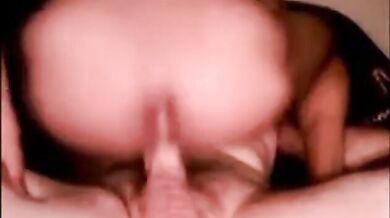 Papà dal cazzo grosso scopa senza preservativo