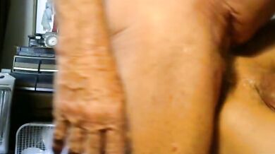 Cazzo grosso senza preservativo per il mio culo arrapato