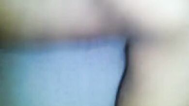 Nera scopata sul pavimento senza preservativo