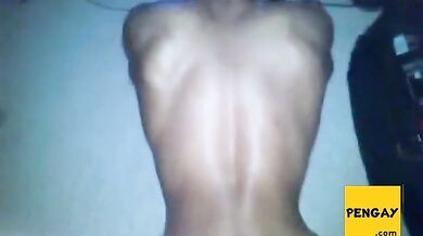 Nera scopata sul pavimento senza preservativo