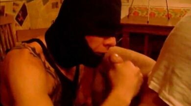 Bukkake amatoriale con un grosso cazzo