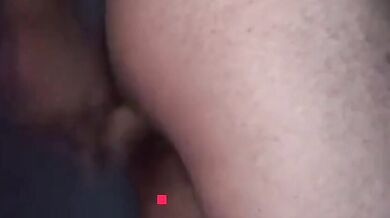 Orgasmo anale mattutino di un uomo grasso