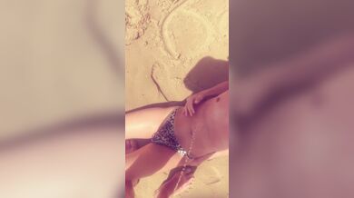 Mi piscia addosso in spiaggia