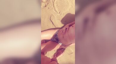 Mi piscia addosso in spiaggia