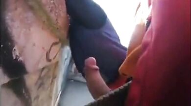 Scopata senza preservativo all'aperto