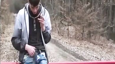 Twink si masturba in webcam