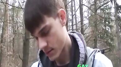 Twink si masturba in webcam