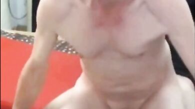 Divertimento in webcam con stalloni amatoriali