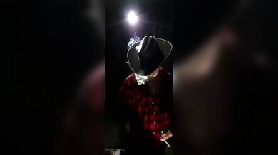 Cowboy strafatto si fa fottere il culo mentre vola con la Tina