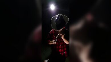 Cowboy strafatto si fa fottere il culo mentre vola con la Tina
