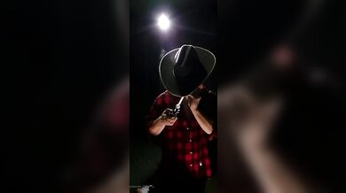 Cowboy strafatto si fa fottere il culo mentre vola con la Tina