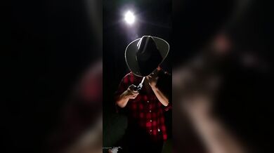 Cowboy strafatto si fa fottere il culo mentre vola con la Tina