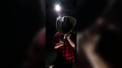 Cowboy strafatto si fa fottere il culo mentre vola con la Tina