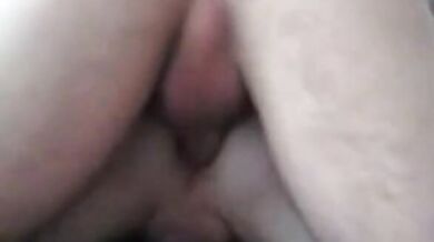 Ragazzo amatoriale spalancato