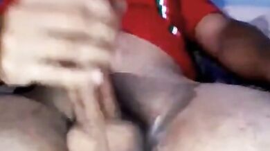 Stallone argentino con un grosso cazzo scopa e spara in cam