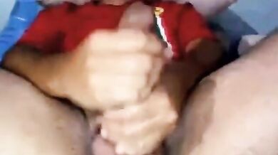 Stallone argentino con un grosso cazzo scopa e spara in cam