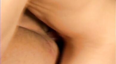 Sveglia col fidanzato: pompini e sesso bareback al mattino