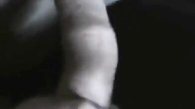 Attracco e sborrata nel prepuzio - Sega amatoriale gay