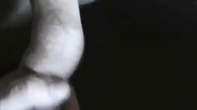 Attracco e sborrata nel prepuzio - Sega amatoriale gay