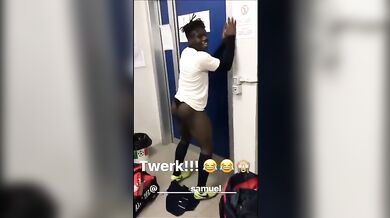 Compilation di Giovani Italiani con Cazzi Grossi che Sborrano