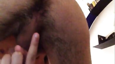 Ragazzo Italiano si Sega il Cazzo Arrapato